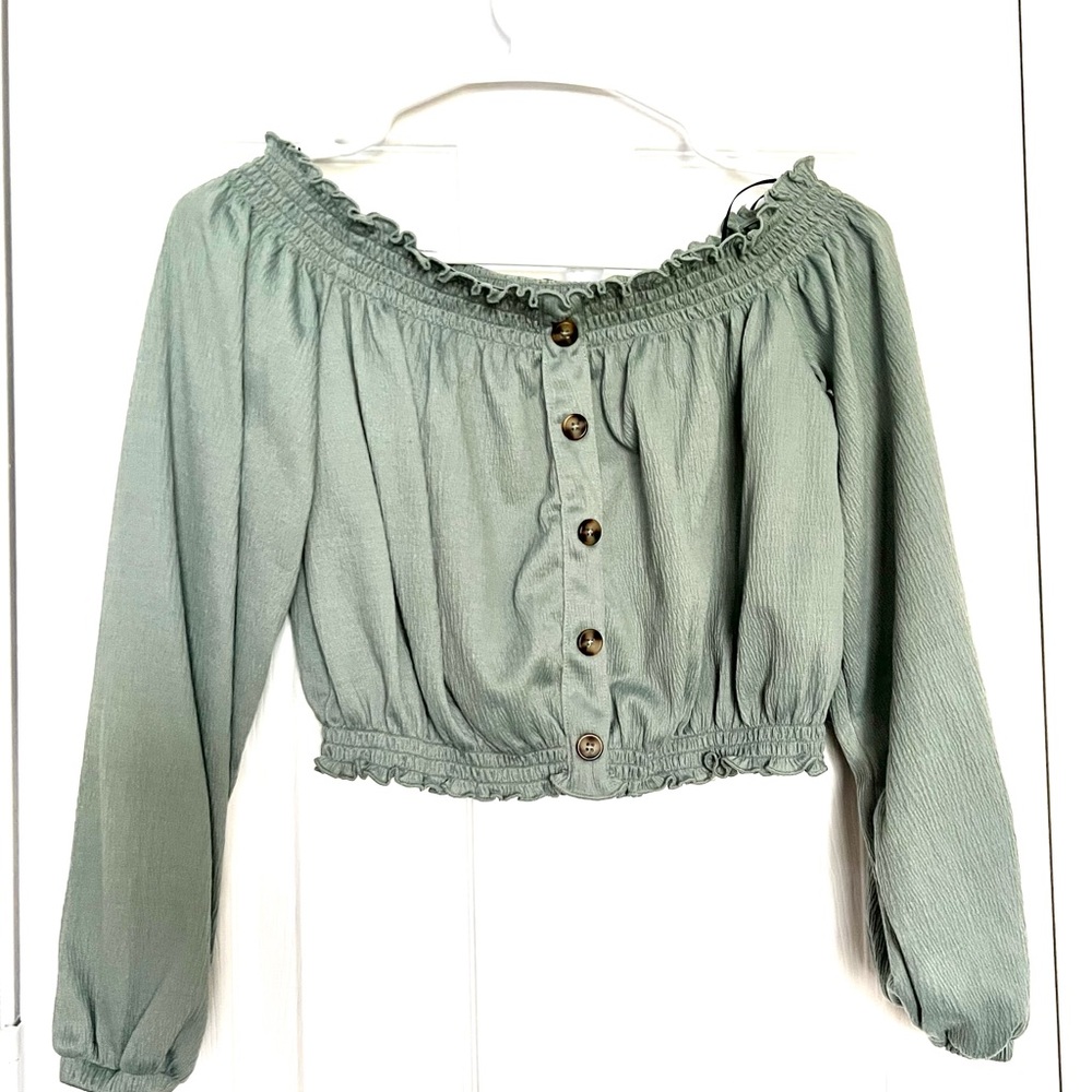 NWOT - H&M Divided Long Sleeve Off the Shoulder Sage Green Cropped top